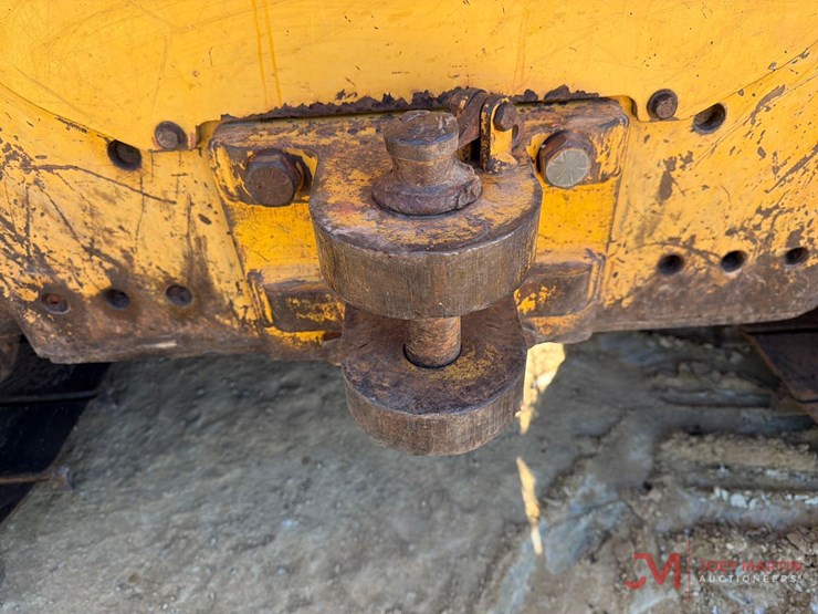 1998-deere-750c-image-12