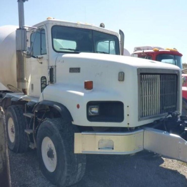 1998 INTERNATIONAL PAYSTAR 5000