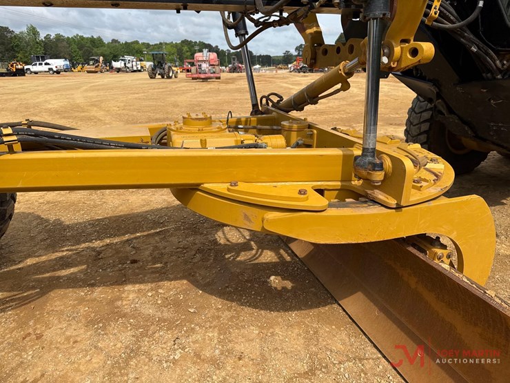 2021-caterpillar-120-image-7