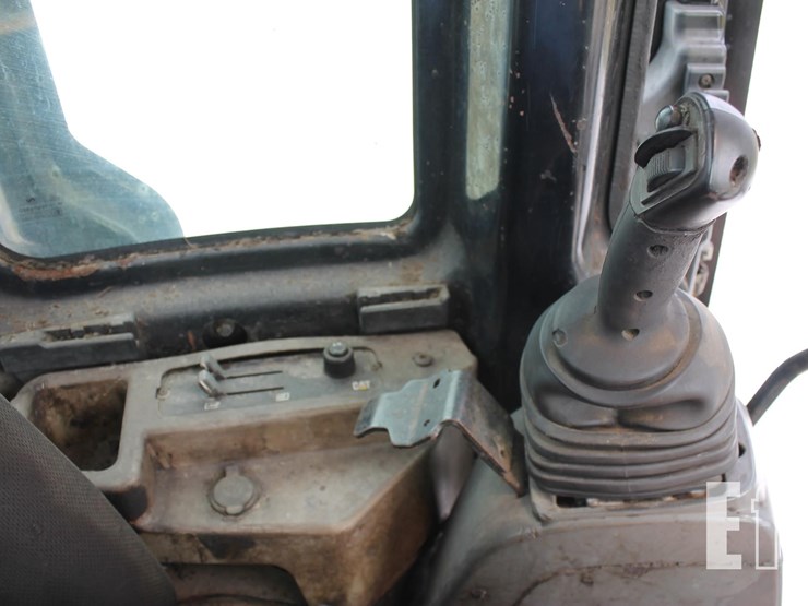 caterpillar-303.5e2-cr-image-21
