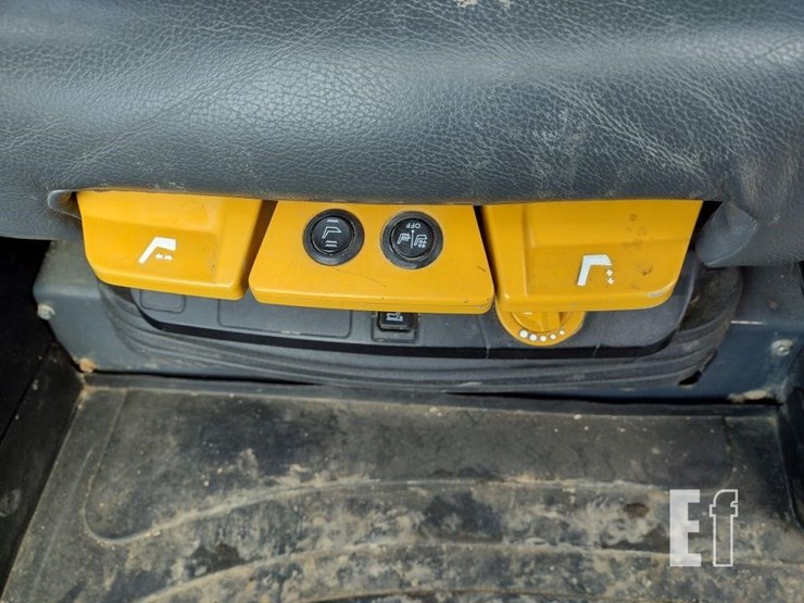 deere-1050-p-tier-image-11