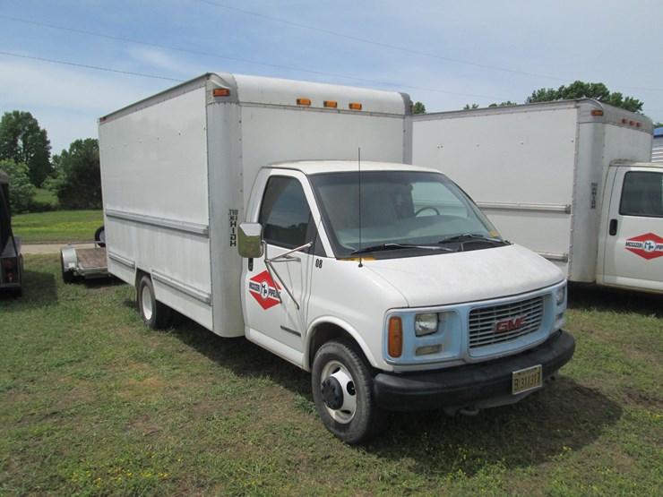 2000-gmc-3500-image-2