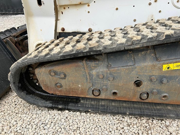2017-bobcat-t870-image-17