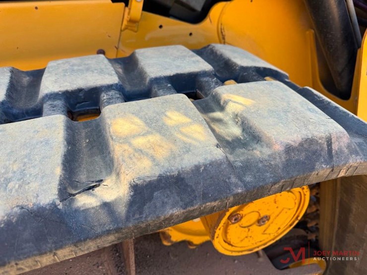 2015-caterpillar-299d-image-8