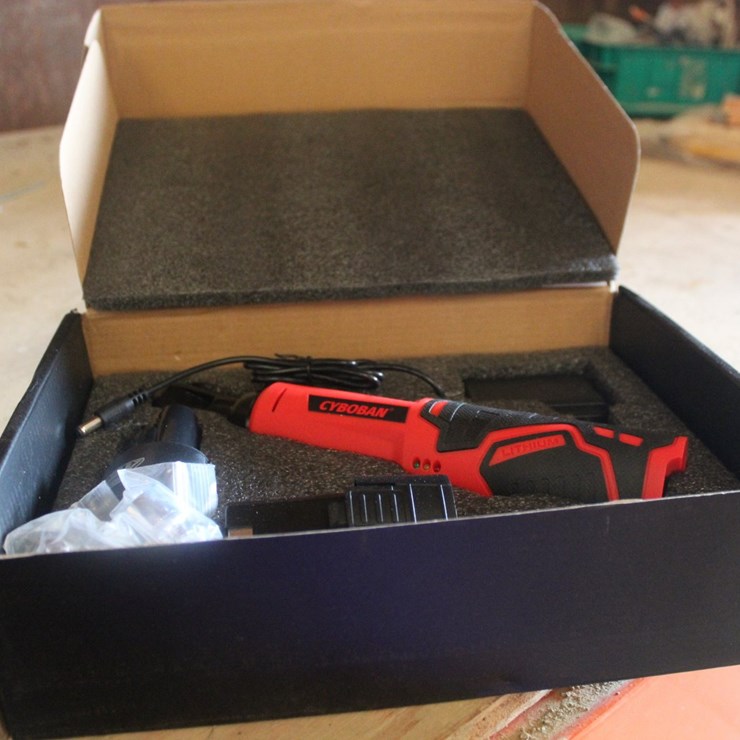 #2011 • CYBOBAN LITHIUM ELECTRICAL POWER TOOL