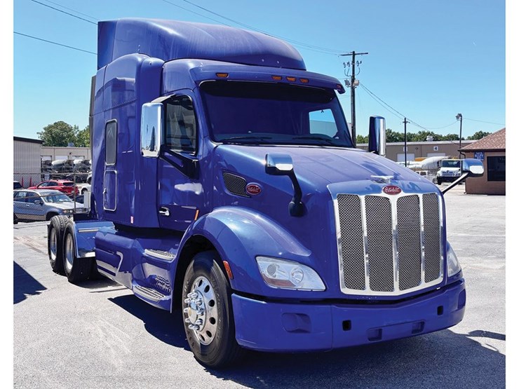 2021-peterbilt-579-image-2