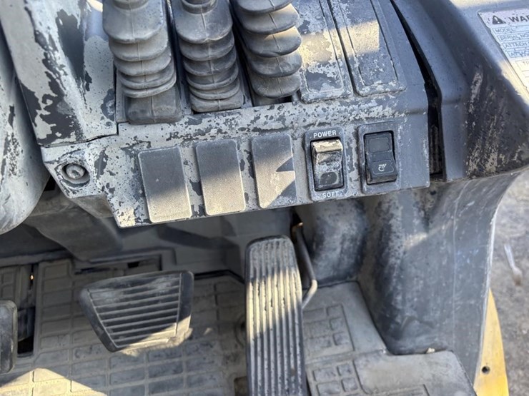 2015-caterpillar-2c6000-image-22
