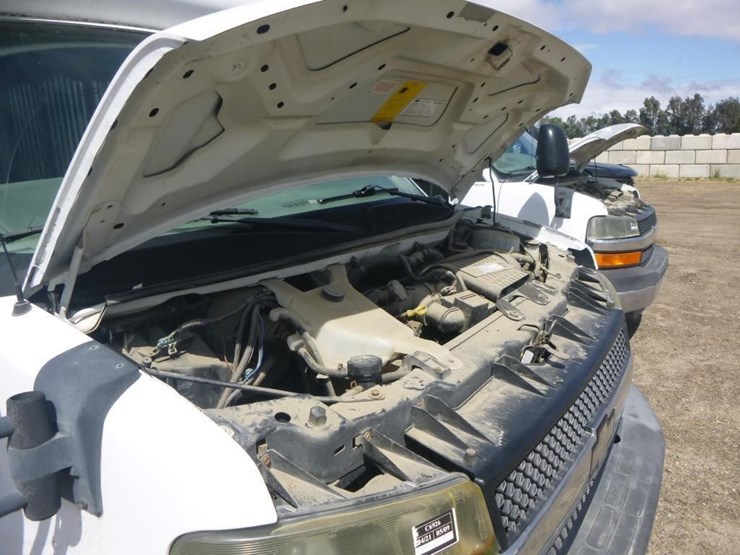 2009-chevrolet-3500-image-27