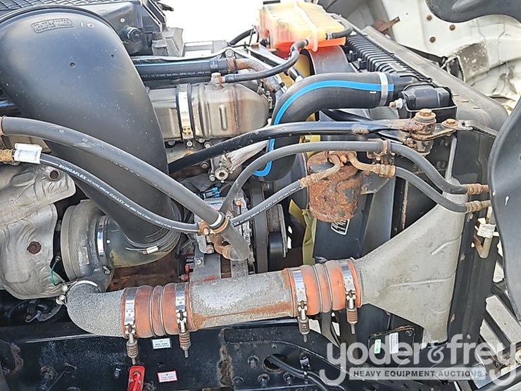 2019-freightliner-cascadia-125-image-25