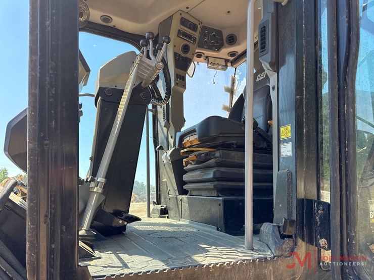 2021-caterpillar-120-image-20