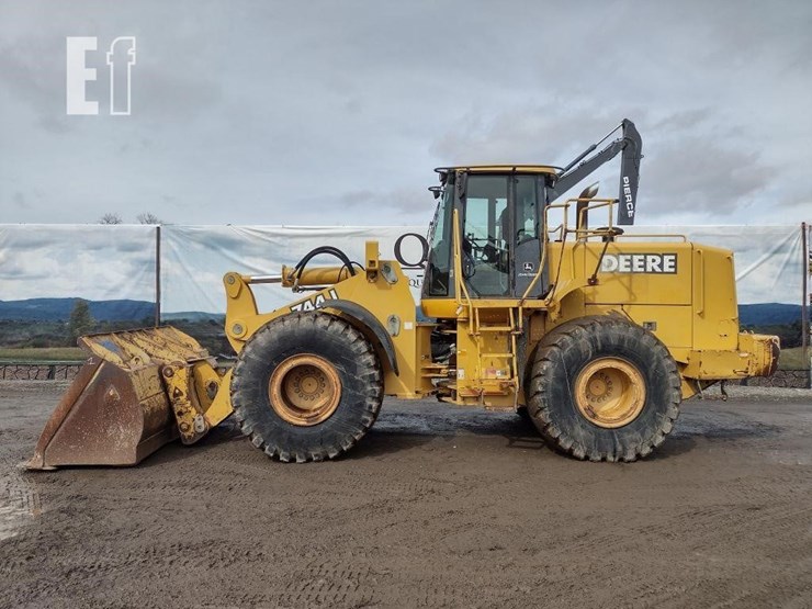 2003-deere-744j-image-1
