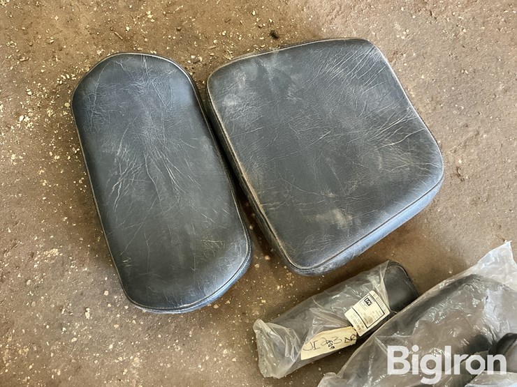 case-tractor-seats-image-12