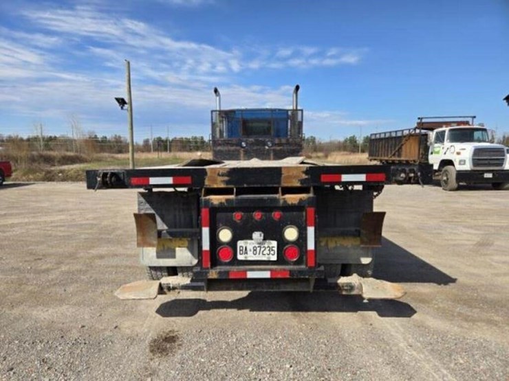 2011-kenworth-t800-image-7