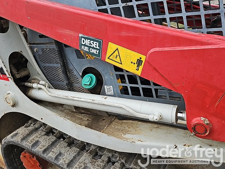 2018-takeuchi-tl8-image-10