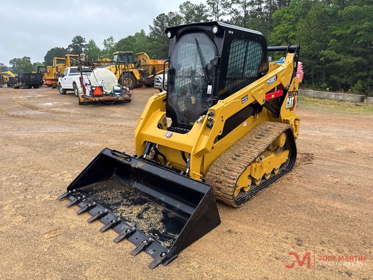 2023-caterpillar-259d3-image-4