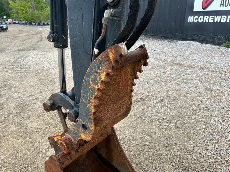 2019-deere-30g-image-9