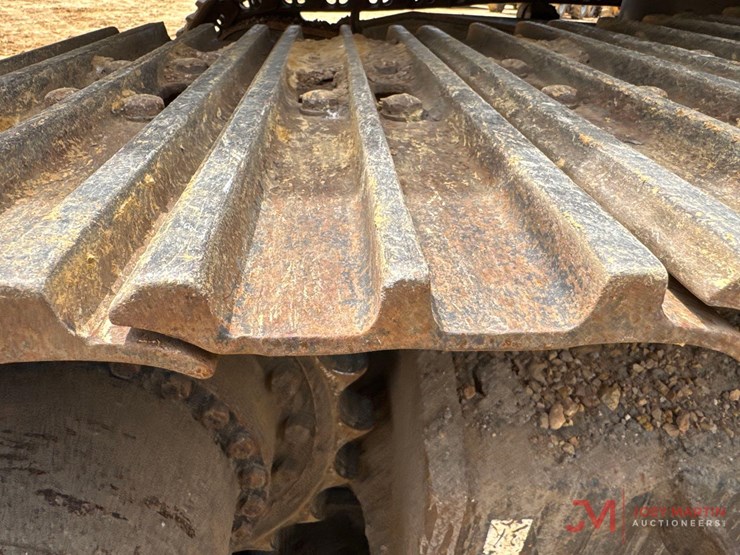 2021-deere-200g-image-4