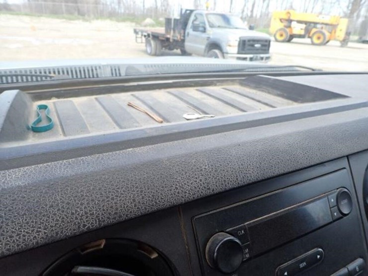 2012-ford-f550-xl-image-23