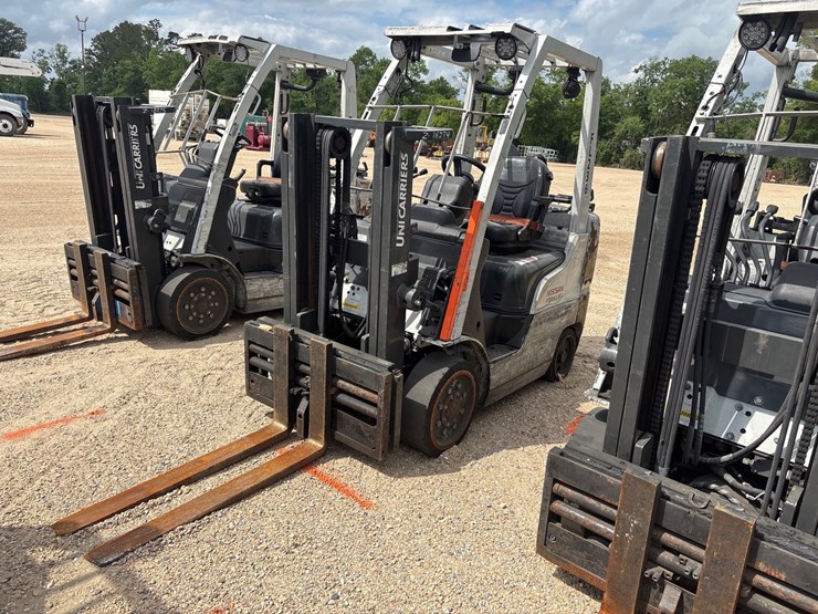 #16274-•-2015-nissan-cf50-forklift-image-1