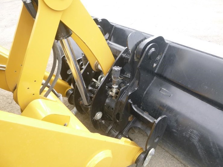 2023-caterpillar-420-xe-image-34