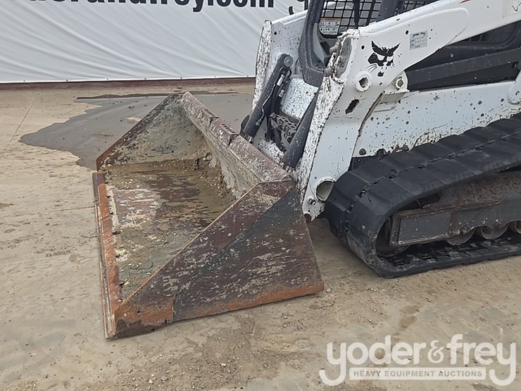2016-bobcat-t750-image-18
