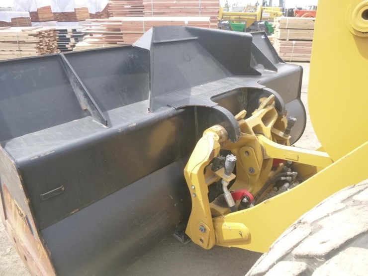 2022-caterpillar-930m-image-26