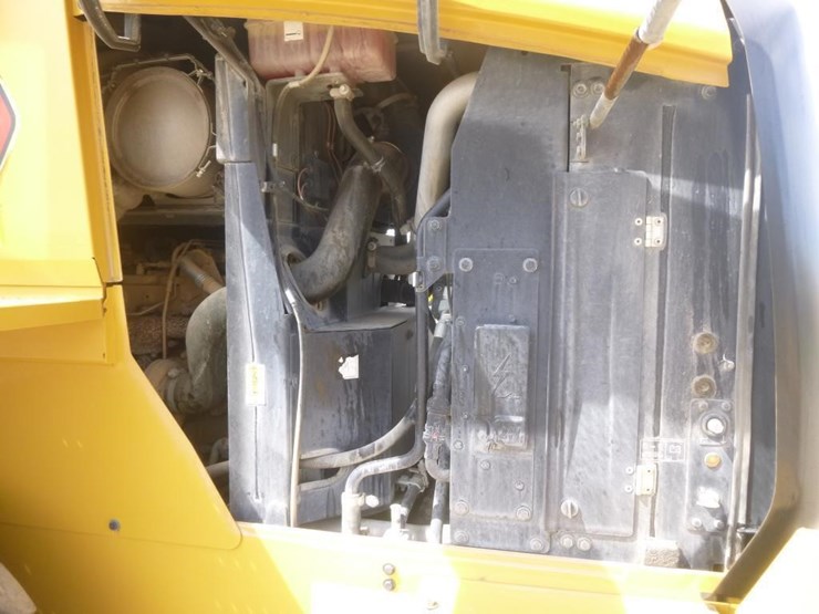 2022-caterpillar-930m-image-39