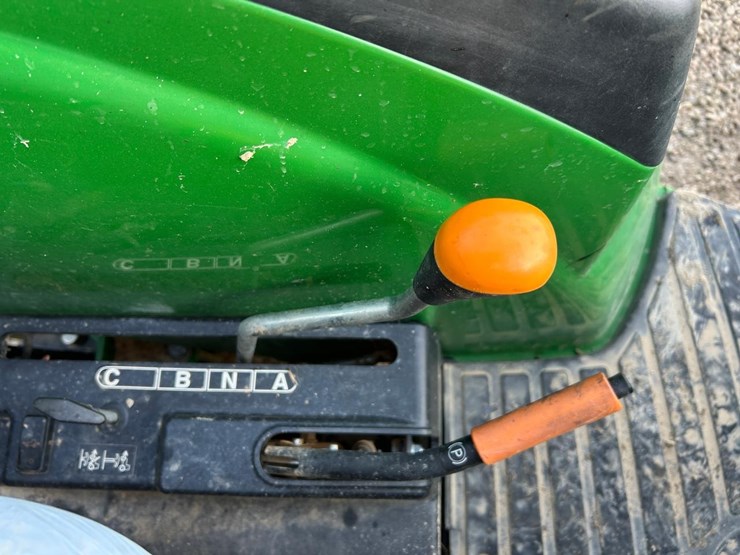 2024-john-deere-4044r-image-28