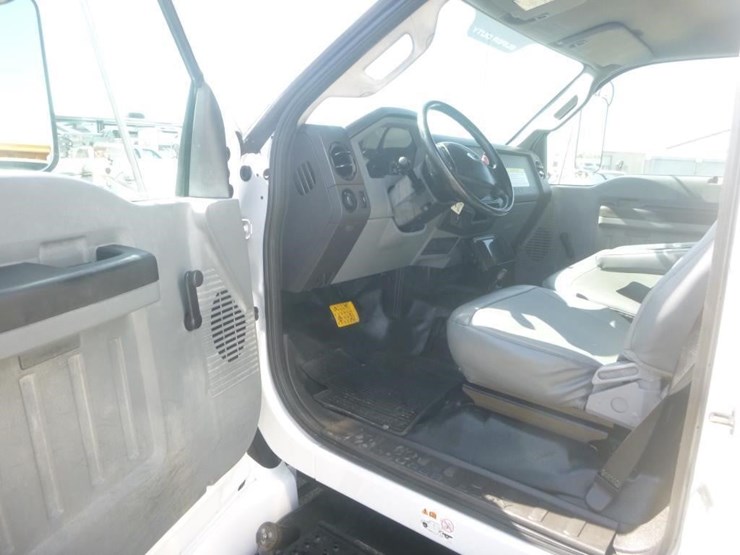 2012-ford-f650-image-12