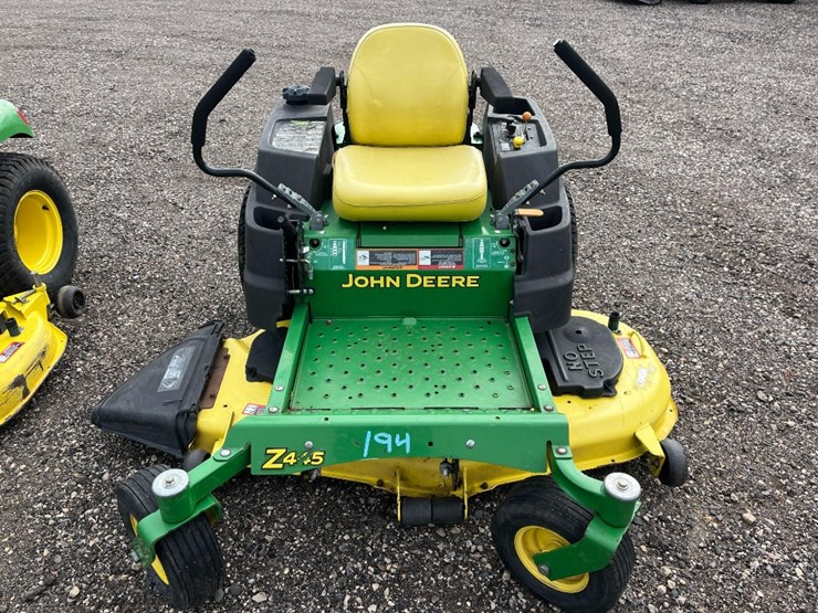 john-deere-z445-image-2