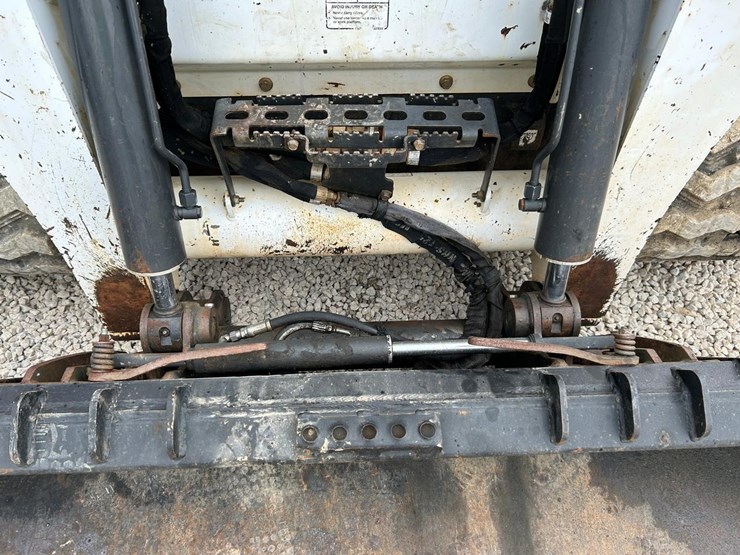2017-bobcat-t870-image-10
