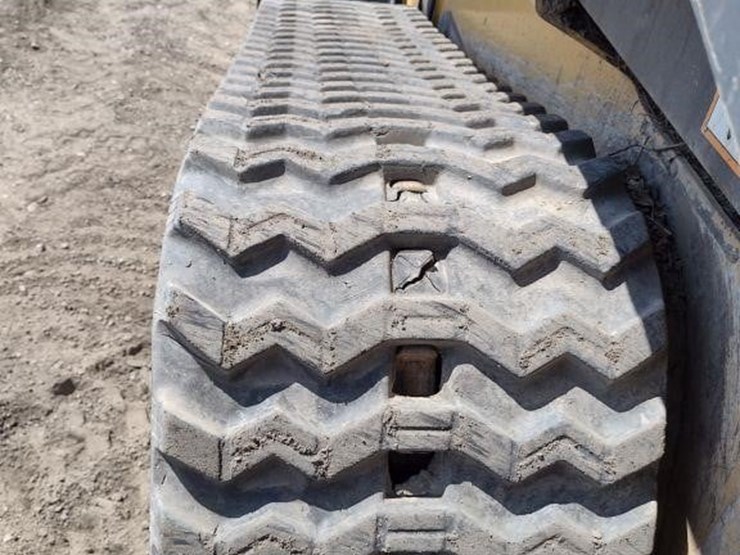 2022-deere-333g-image-17