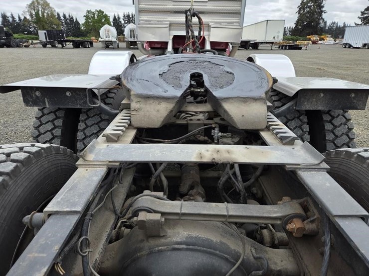 2012-kenworth-t800-image-55