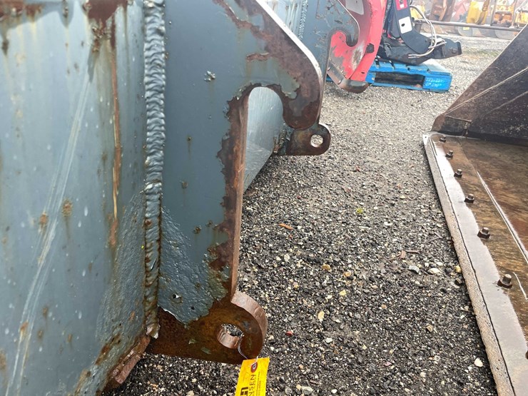 komatsu-wa70-image-13