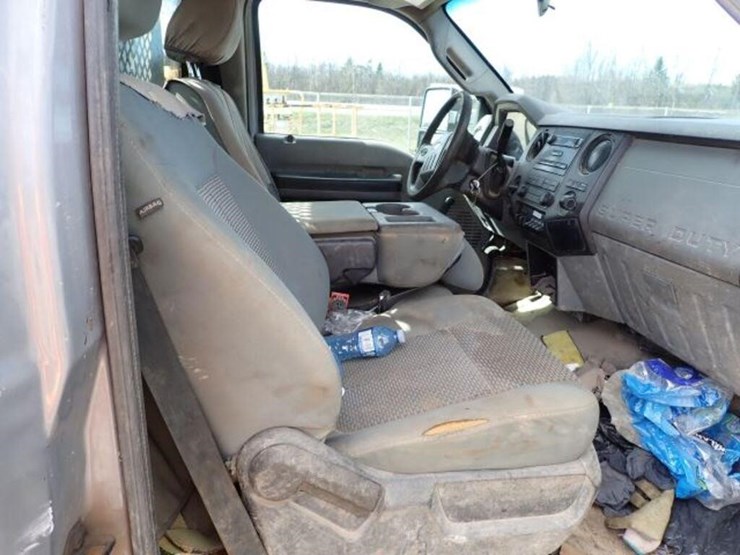 2012-ford-f550-xl-image-35
