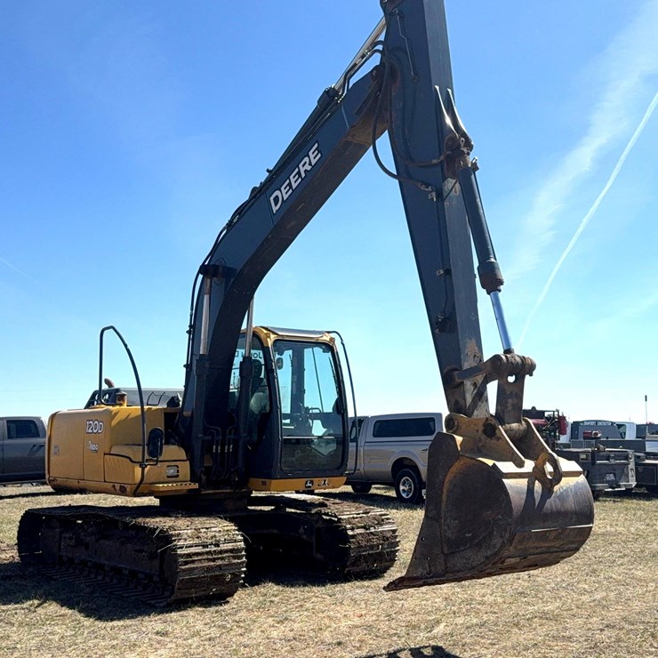 DEERE 120D