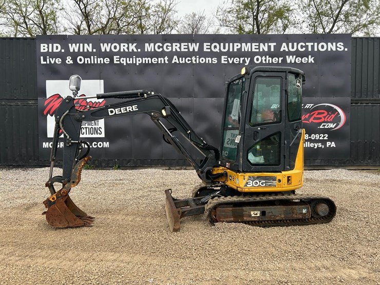 2019-deere-30g-image-1