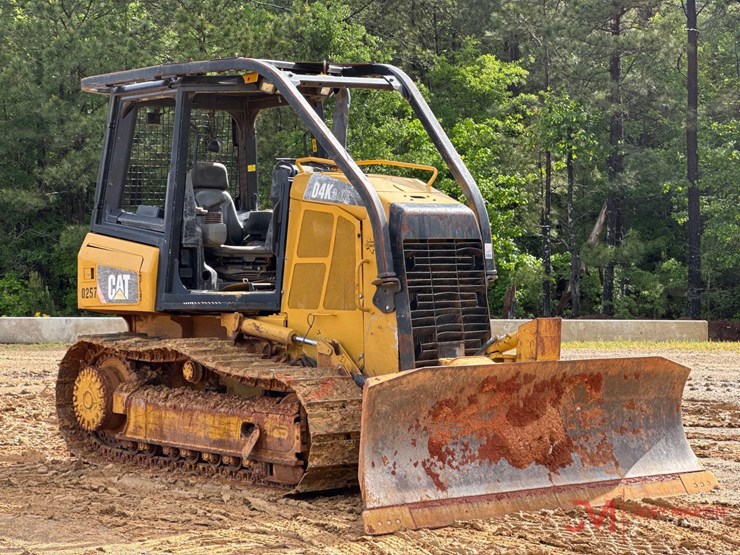 2016-caterpillar-d4k2-xl-image-1