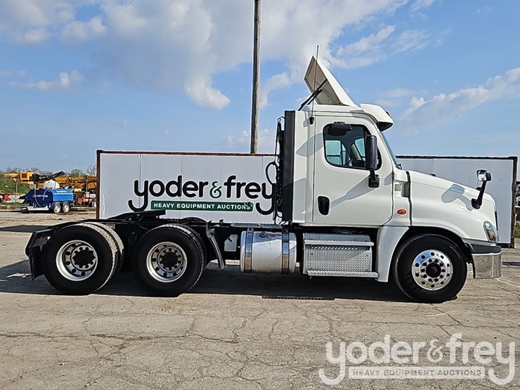 2019-freightliner-cascadia-125-image-5