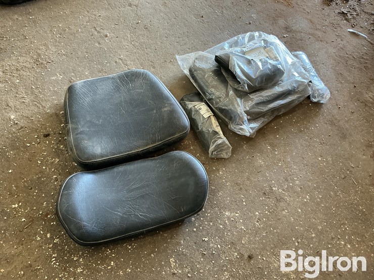 case-tractor-seats-image-3