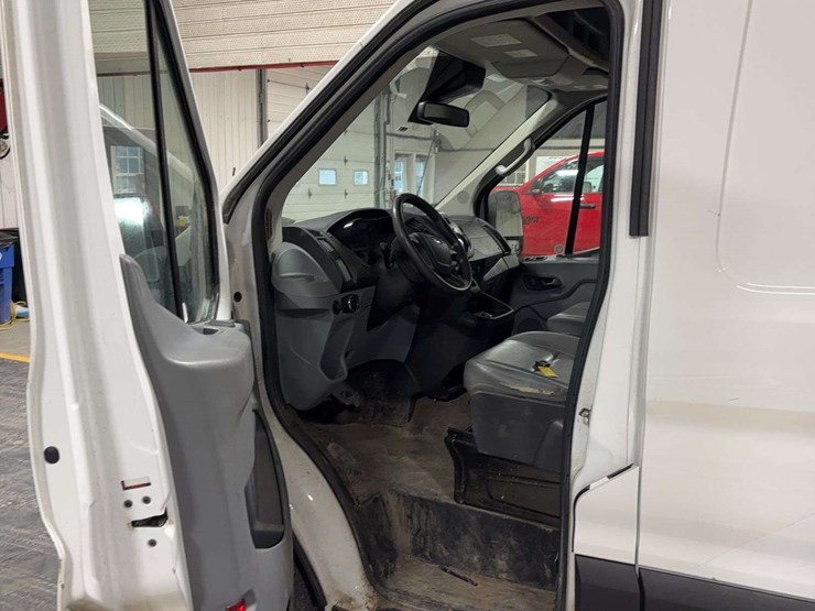 2019-ford-transit-image-9