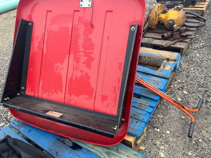 #5092-•-fiber-glass-tractor-roof-and-parts-image-10