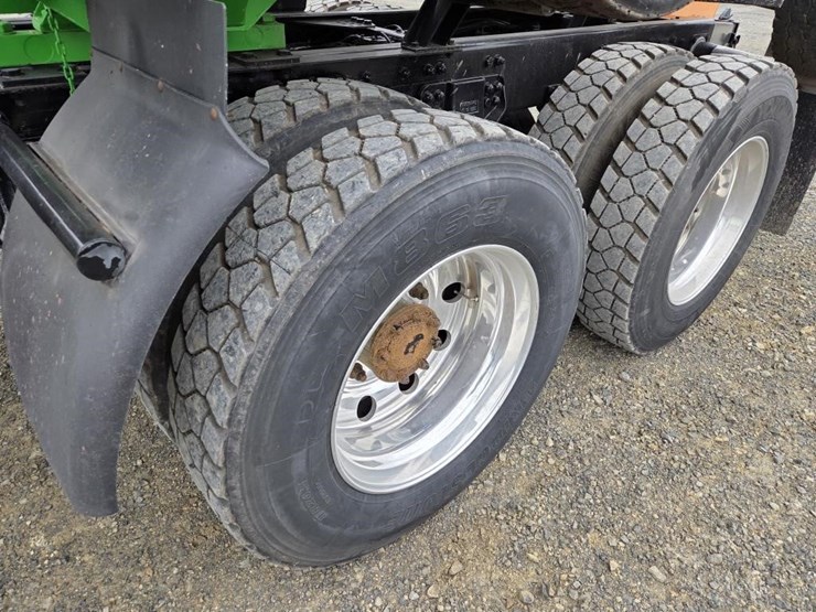 2015-kenworth-t800-image-66