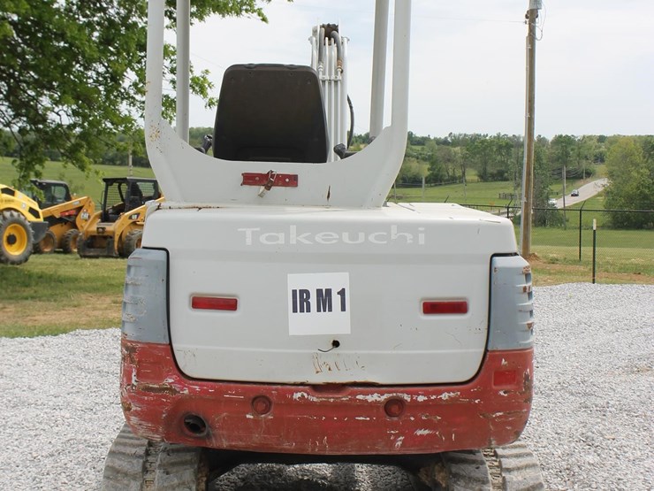 takeuchi-tb235-image-4