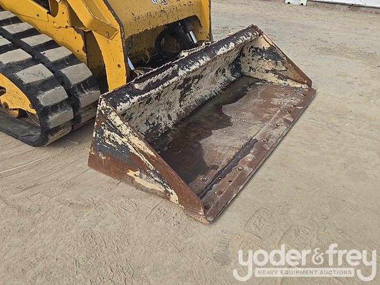 2021-caterpillar-289d3-image-23