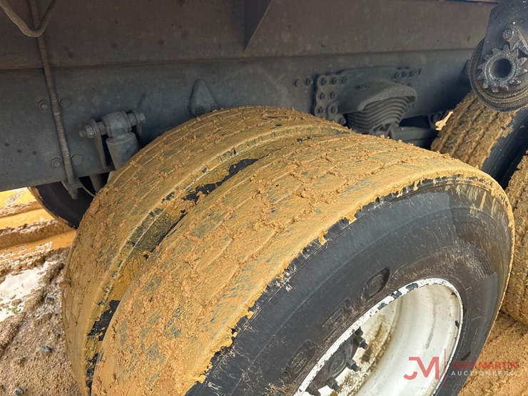 2016-freightliner-114sd-image-13
