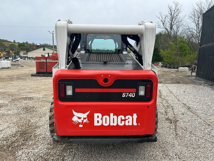 2022-bobcat-s740-image-3