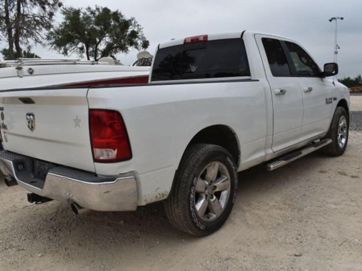 2014-dodge-1500-image-3