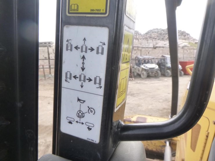 2015-caterpillar-d4k2-lgp-image-10