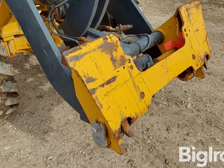 deere-204l-image-15